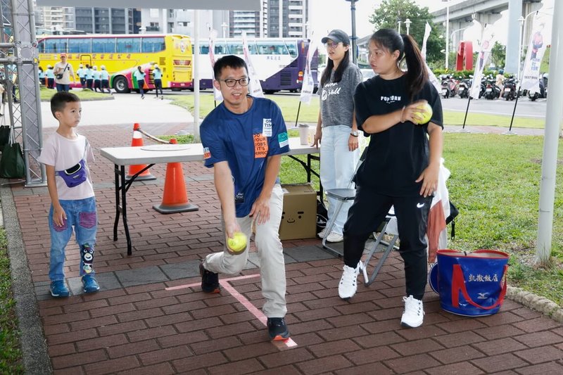 新北凱撒勇士女壘隊28日將在三重棒球場舉辦「壘積好棒棒」主題日活動,現場將設壘球體驗區(圖)提供球迷體驗。(新北體育局提供)中央社記者黃旭昇新北傳真 113年9月20日