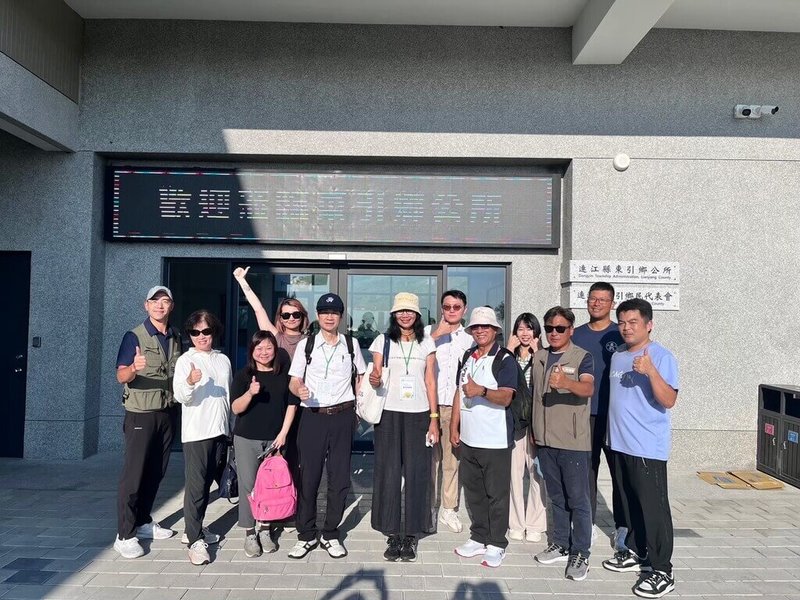 衛福部金卓越社區選拔,連江縣東引鄉東湧社區獲服務與創新獎。圖為評選委員訪視東湧社區情形。(連江縣政府民政社會處提供)中央社記者潘欣彤傳真 113年9月21日