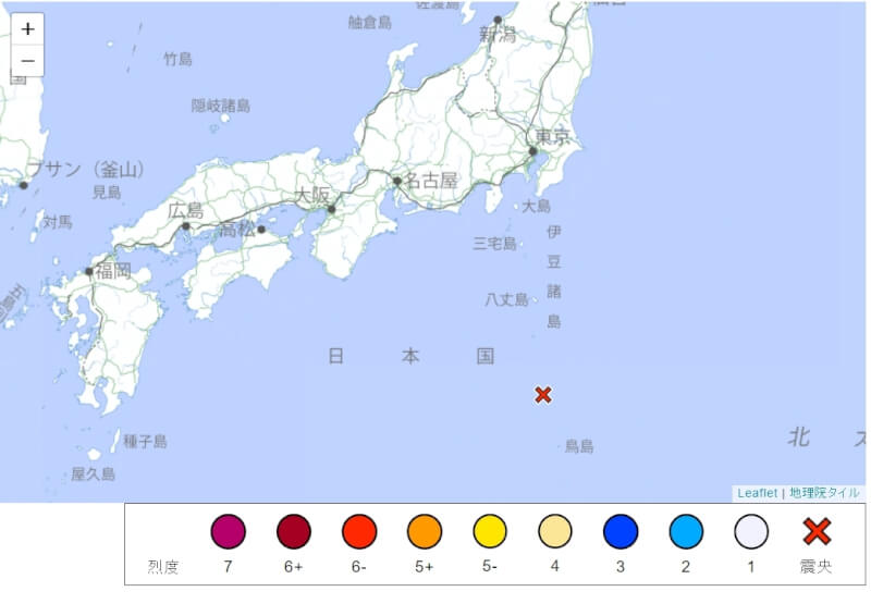 日本鳥島近海24日上午8時14分（台北時間7時14分）發生規模5.9地震，氣象廳針對伊豆群島與小笠原群島發布海嘯注意報。（圖取自日本氣象廳網頁jma.go.jp）