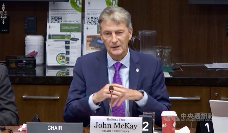 加拿大眾院國防委員會主席馬凱(John McKay)主持「印太區域情勢」聽證會。(會議截圖)中央社記者胡玉立多倫多傳真 113年9月27日