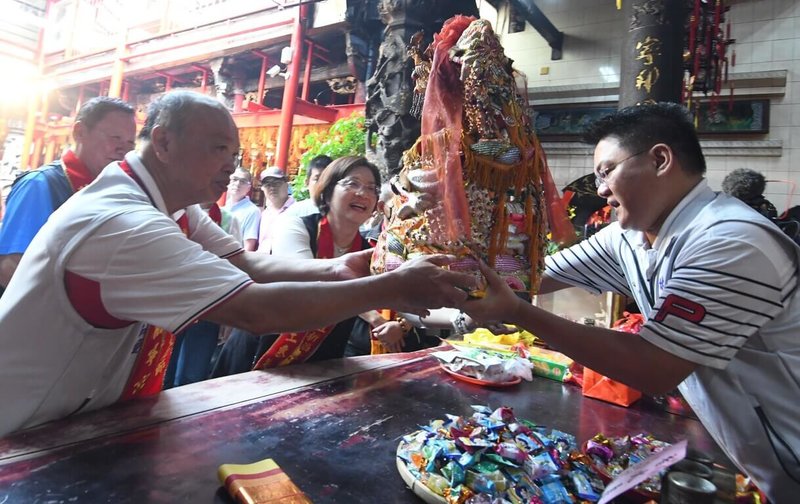 彰化縣媽祖祈福文化節系列活動，15尊媽祖28日齊聚員林福寧宮，起駕儀式後在員林街區聯合遶境。（彰化縣政府提供）中央社記者蕭博陽彰化傳真  113年9月28日