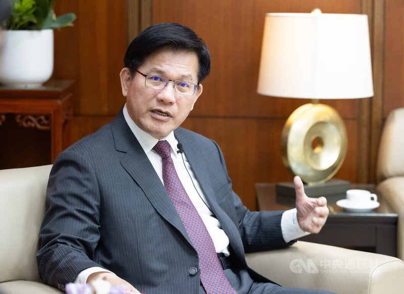 外交部長林佳龍11日接受中央社專訪表示,台灣和日本關係,不僅是只有地緣政治上休戚與共的安全關係,還有經貿、文化、民間交流。中央社記者謝佳璋攝 113年10月11日