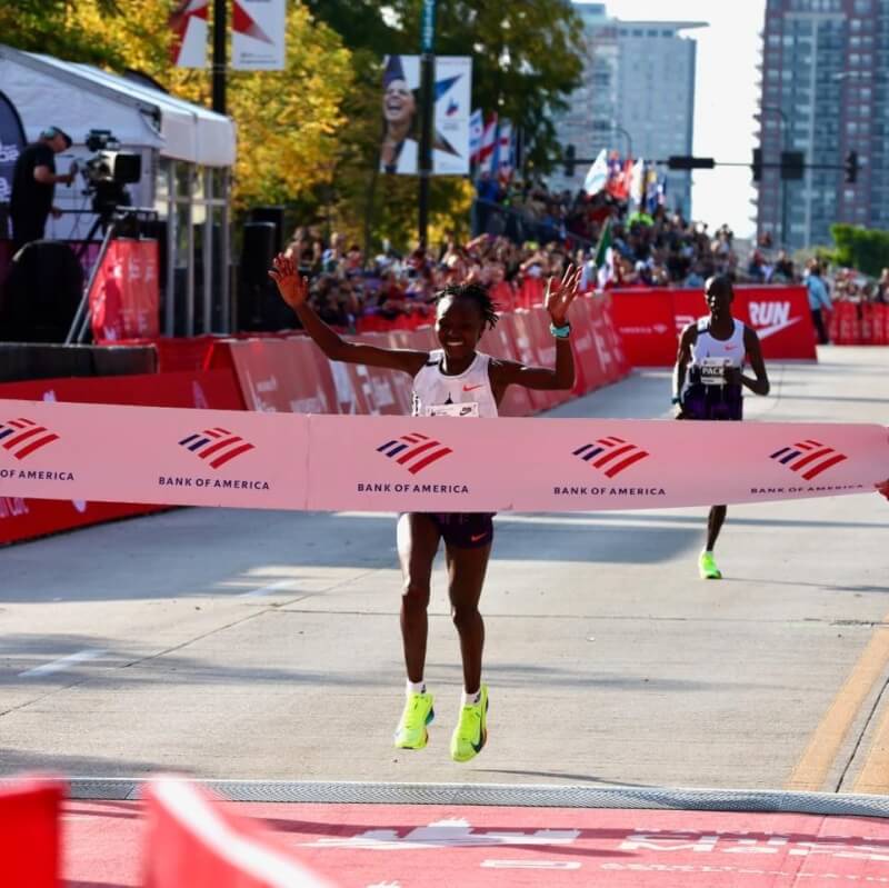 芝加哥馬拉松首位3度奪冠的肯亞女將切帕蒂奇。（圖取自facebook.com/ChicagoMarathon）