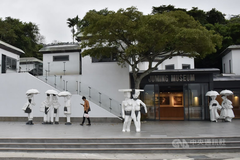 位於新北市金山區的朱銘美術館日前遭遇豪雨重創，館內人員合作清潔、整理，在搶救10天後於15日重新對外開幕。中央社記者高華謙攝  113年10月15日