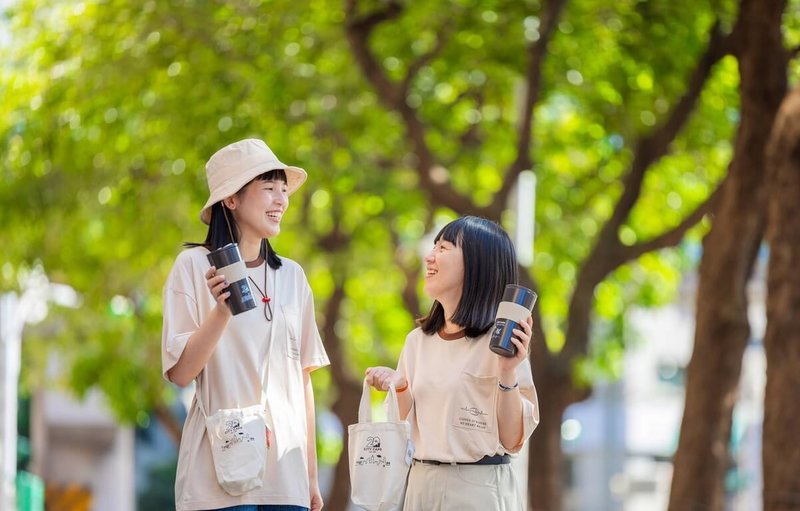 統一超自有咖啡品牌CITY CAFE今年推出「咖啡渣循環再生經濟」計畫，耗時近1年，藉由門市系統性回收機制，回收咖啡渣，推出多項穿搭商品。（統一超提供）中央社記者何秀玲傳真  113年10月15日