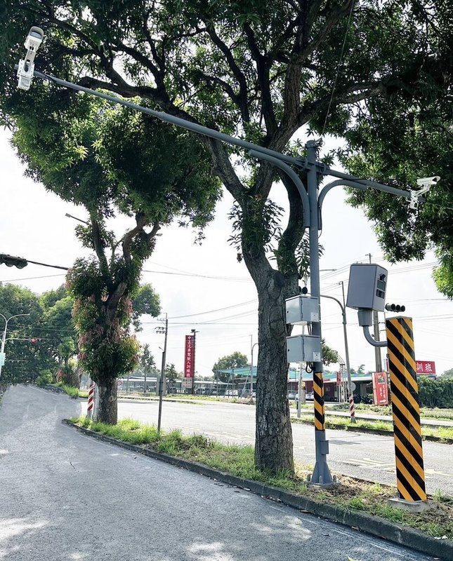 嘉義縣警察局交通隊表示，民雄鄉國立中正大學前大學路與正大路口車流量較大，周邊常因車輛違規導致交通事故，科技執法設備12月起啟用。（嘉義縣警察局提供）中央社記者蔡智明傳真  113年10月15日