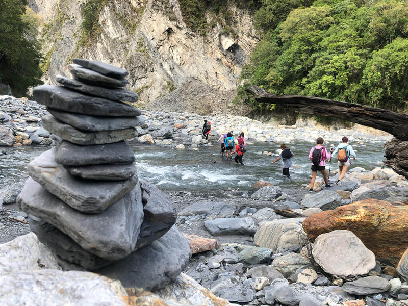 奧萬大國家森林遊樂區30週年慶，農業部林業及自然保育署南投分署10月26、27日及11月16、17日將分別舉辦「〝原〞～來是這樣」與「森林與溪流之歌」2天1夜活動。（南投林業分署提供）中央社記者鄭維真傳真  113年10月17日