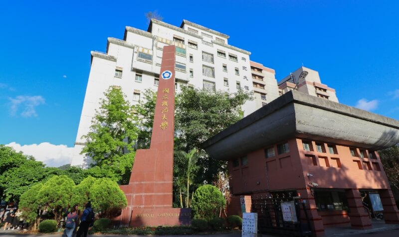 圖為政治大學校門口。（圖取自政治大學網頁nccu.edu.tw）