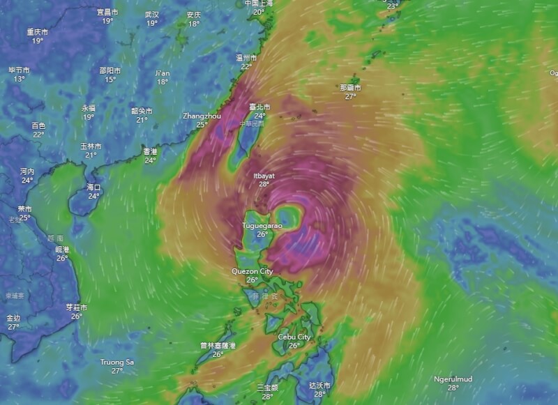 歐洲模式預報下，25日晚間8時熱帶擾動將前進至前進至呂宋島東北角。（圖取自網頁windy.com）