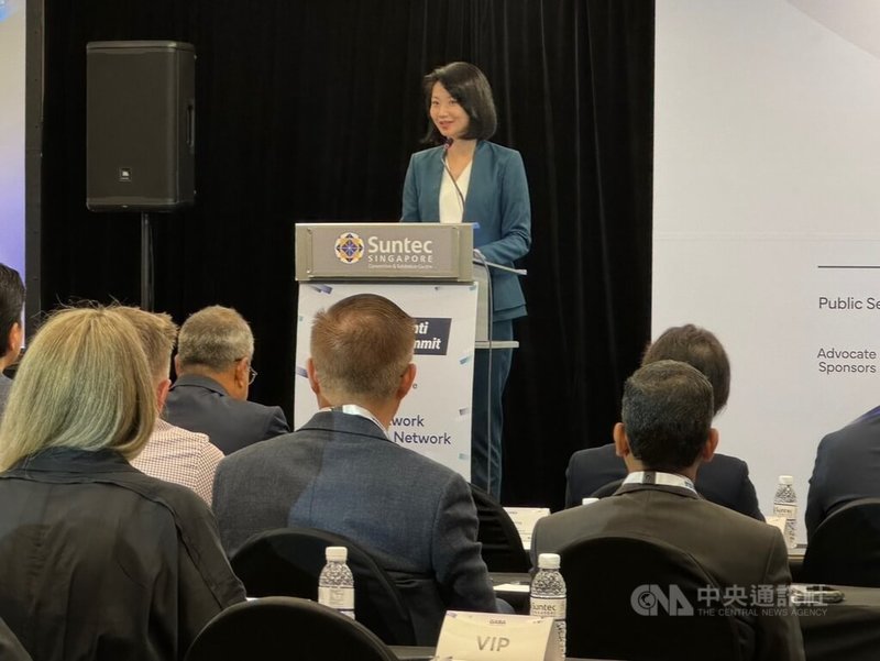 全球防詐聯盟GASA 21日在新加坡舉辦第2屆亞洲防詐高峰會,新加坡內政部兼社會及家庭發展部政務部長孫雪玲出席致詞。中央社記者吳昇鴻新加坡攝 113年10月21日