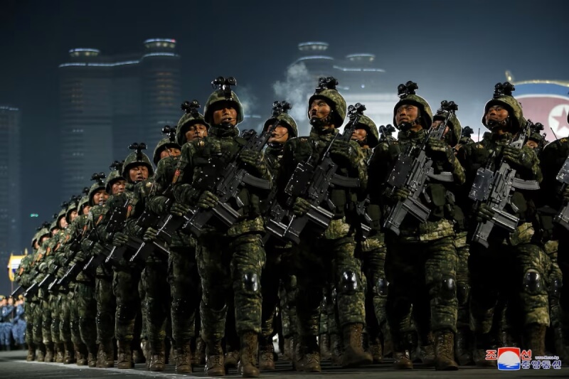 圖為2023年2月北韓軍成立75週年閱兵式參與部隊。（北韓中央通信社via路透社）