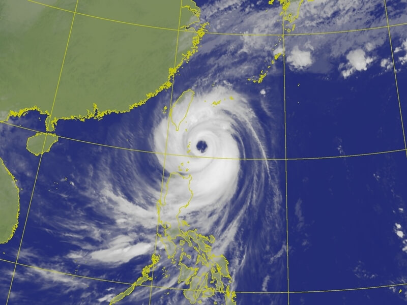 颱風康芮暴風圈逐漸進入台灣東南部、東部及南部陸地，對台灣各地皆構成威脅。（圖取自氣象署網頁www.cwa.gov.tw）