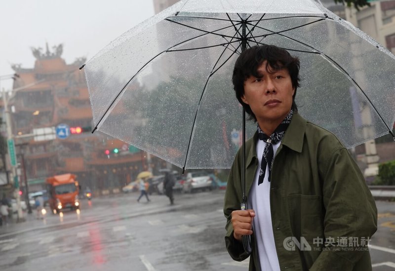 香港演員張啟樂在港演藝圈打拚20年，觀眾未必記得他的名字；5年來台灣從頭開始，2024年獲得廣播金鐘獎，終於獲得肯定。中央社記者張新偉攝 113年11月1日