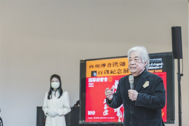 一手催生台南市美術館的國策顧問陳輝東（右）1日因病去世，享壽87歲。（台南市政府提供）中央社記者張榮祥台南傳真 113年11月2日