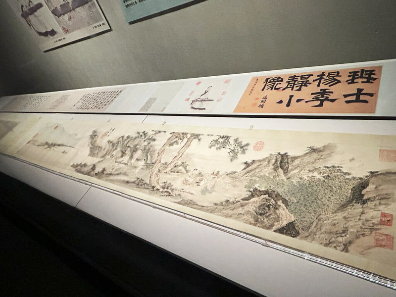 故宮博物院南部院區「人氣國寶展」5日起推出全新主題「談琴說藝」，重要古物、明代唐寅「琴士圖」也在展示之列，為首次在南院展出。（故宮南院提供）中央社記者蔡智明傳真  113年11月5日