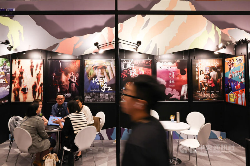 2024 TCCF 創意內容大會5日上午在台北南港展覽館2館舉行,現場展示許多台劇影集海報,盼推動影視作品的多元發展。中央社記者翁睿坤攝 113年11月5日