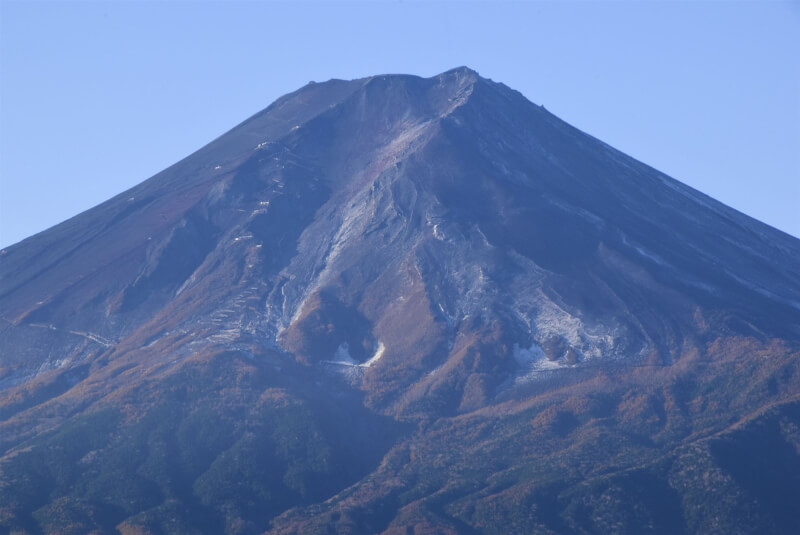 7日上午富士山一景。（共同社）