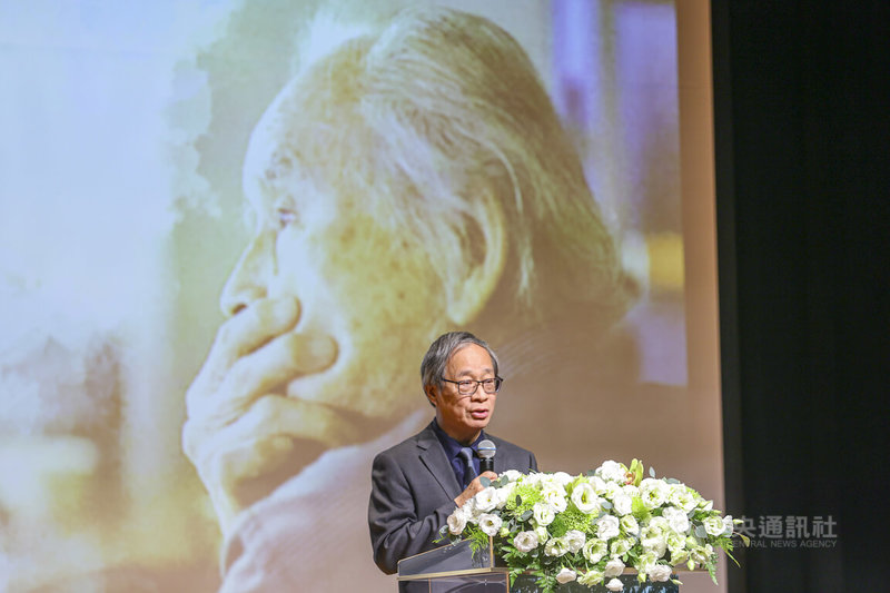 台灣戒嚴時期政治受難者關懷協會榮譽理事長蔡寬裕辭世，國家人權博物館9日在白色恐怖景美紀念園區舉行「焠志求真－蔡寬裕先生紀念會」，文化部長李遠（圖）出席致詞。中央社記者鄭清元攝  113年11月9日