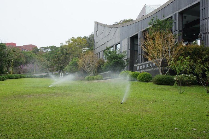 大葉大學設置地下雨水回收系統、雨水收集設施等設備，收集雨水供應綠地澆灌與廁所用水，減少自來水消耗，全面系統性省水策略讓學校年均節水量達7000噸，榮獲2024台灣永續大學獎環境管理領袖獎。（大葉大學提供）中央社記者鄭維真傳真  113年11月19日