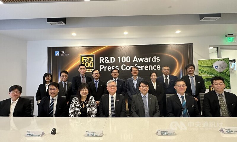 全球百大科技研發獎（R&D 100 Award）21日將舉行頒獎典禮。工研院今年榮獲8項大獎名列全球第3，得獎團隊20日在矽谷分享成果。中央社記者張欣瑜舊金山攝  113年11月21日