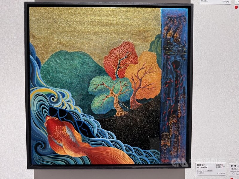 陳定甫的畫,採用古典漆藝與繪畫技術,以自然景物為描繪對象,打造出神秘瑰麗的精巧漆藝作品。中央社記者胡玉立多倫多攝  113年11月26日