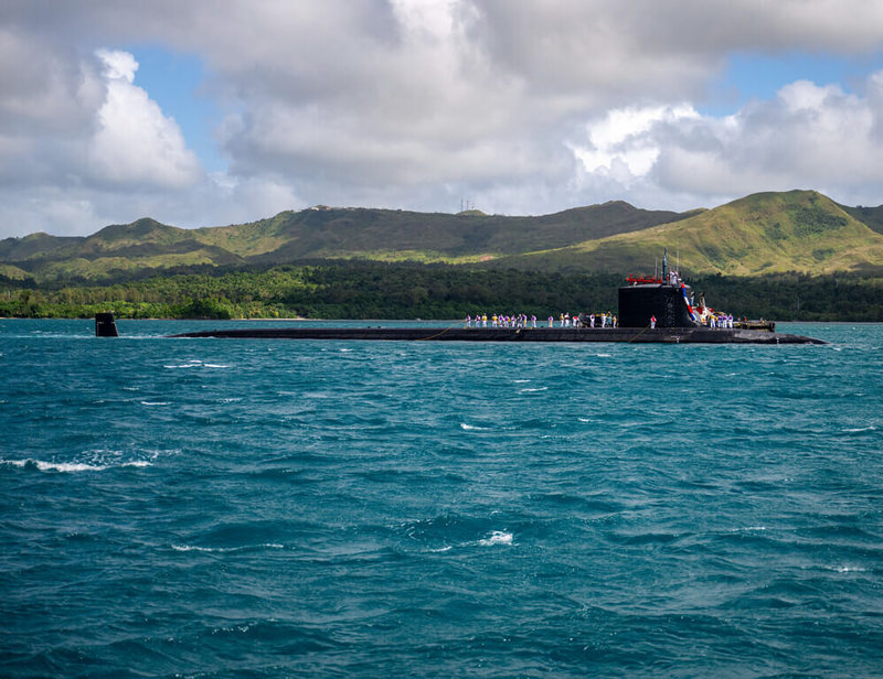 美國維吉尼亞級核動力快速攻擊潛艦明尼蘇達號26日抵達關島，成為部署於關島的第一艘維吉尼亞級潛艦。（美國海軍提供）中央社記者石秀娟華盛頓傳真  113年11月27日