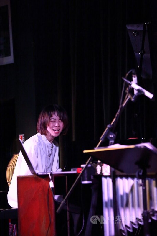 王思雅四重奏樂團「Debby Wang and DAT Quartet」的鋼琴家鈴木瑤子(Yoko Suzuki),在法國繽紛爵士音樂節演出。中央社記者李若韻巴黎攝 113年11月29日