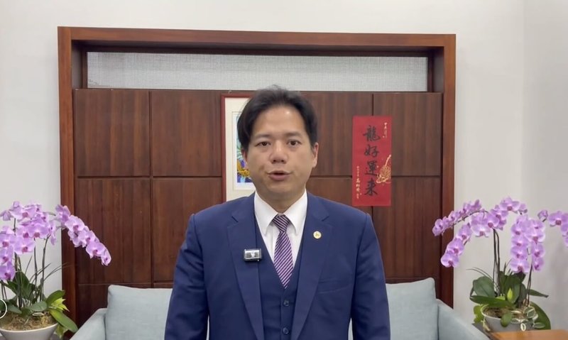 針對台北市長蔣萬安3日主持市政會議提到，「新竹縣市應該要合併，成為第7個直轄市」，新竹市代理市長邱臣遠（圖）指出，近2年透過跨域平台與新竹縣府討論各項合作議題，足以解決過去縣市衝突無法合作的困境，尊重蔣萬安看法。（新竹市政府提供）中央社記者魯鋼駿傳真  113年12月3日