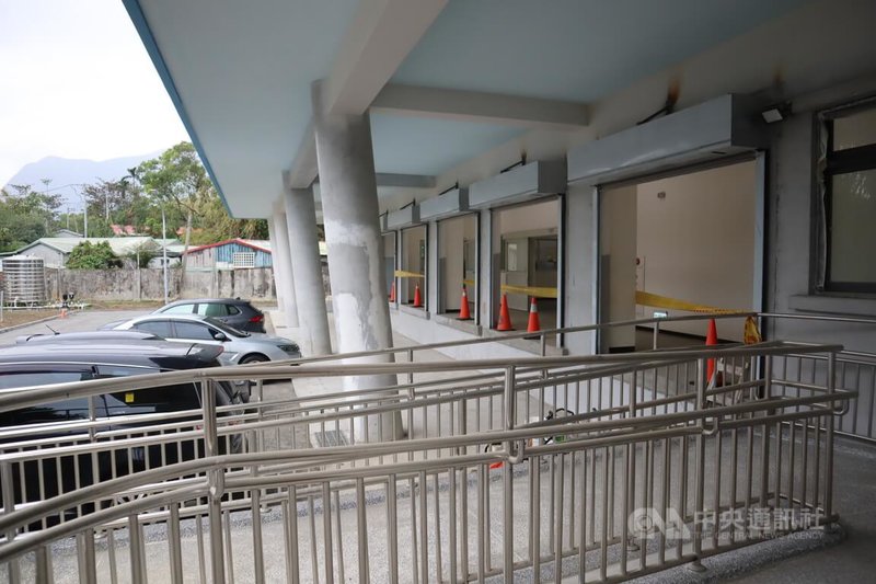 花蓮縣環保局爭取花東基金興建「環保餐具清洗中心」,將採OT方式後續由民間投資營運。花蓮縣議會財政審查委員會4日現地考察,擔憂廠商評估無利潤不續營恐成蚊子館,浪費公帑。中央社記者李先鳳攝 113年12月4日