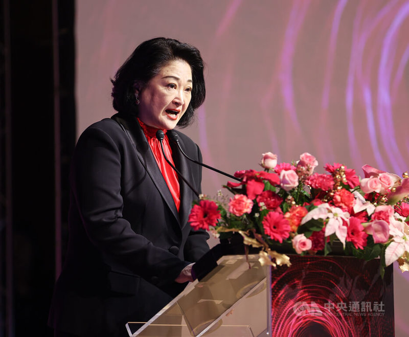第38屆吳舜文新聞獎頒獎典禮5日在新北市新店區舉行,裕隆董事長嚴陳莉蓮(圖)出席致詞。中央社記者鄭清元攝 113年12月5日
