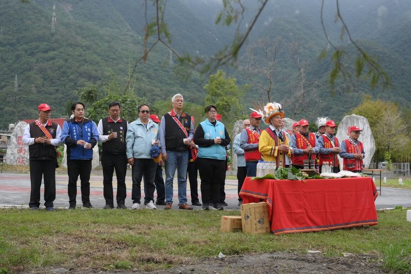 捕鳥祭misaliliw是花蓮南勢阿美族特殊祭典，自12月起週末假日在各部落依序展開為期1個月的狩獵，祈求部落大豐收。花蓮市原住民聯合狩獵祭14日在撒固兒文化祭祀廣場舉行。（花蓮市公所提供）中央社記者李先鳳傳真  113年12月15日