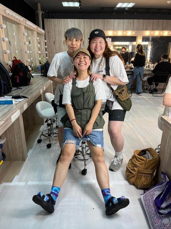 選角指導尤慧婷(中)把自己放在一個決策者的角色,也帶領剛入行的新人更加了解「選角指導」這個職業。(尤慧婷提供)中央社記者洪素津傳真 113年12月18日