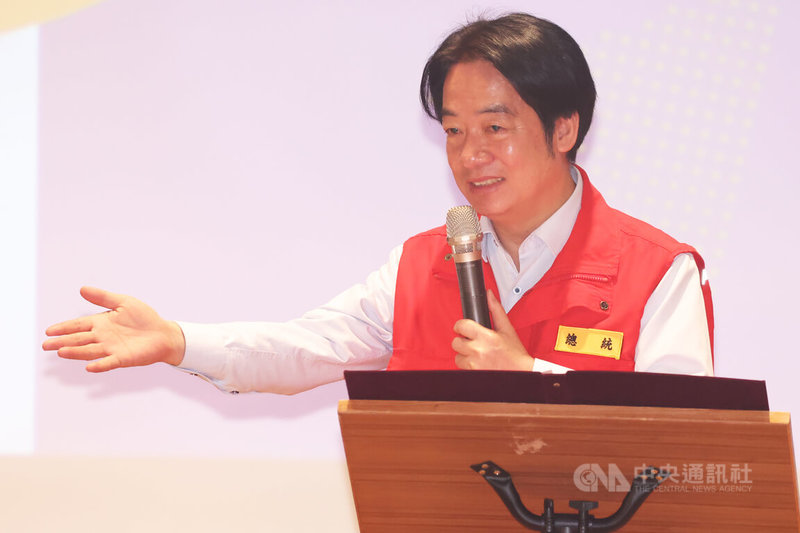 總統賴清德(圖)24日上午前往板橋慈濟靜思堂視察防災協作中心避難收容開設演練,並上台致詞。中央社記者趙世勳攝 113年12月24日