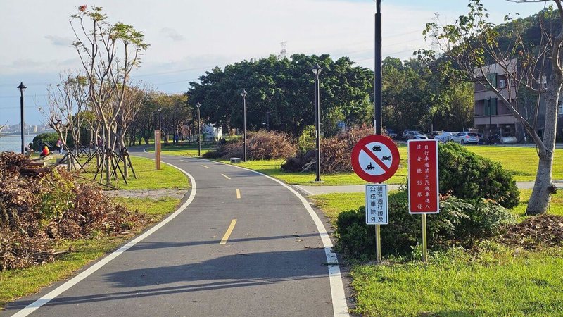 為維護民眾到河濱公園休憩安全，新北河濱公園針對汽機車進入頻繁的違規熱點，將再增設5處車牌辨識系統，實施科技執法。（高灘處提供）中央社記者王鴻國傳真  113年12月24日