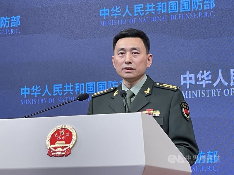 針對共軍前陸軍副司令員尤海濤、南部戰區海軍司令李鵬程被解除人大代表職務，中國國防部發言人張曉剛26日迴避作答，僅表示「我沒有需要發布的訊息」。中央社記者邱國強北京攝  113年12月26日