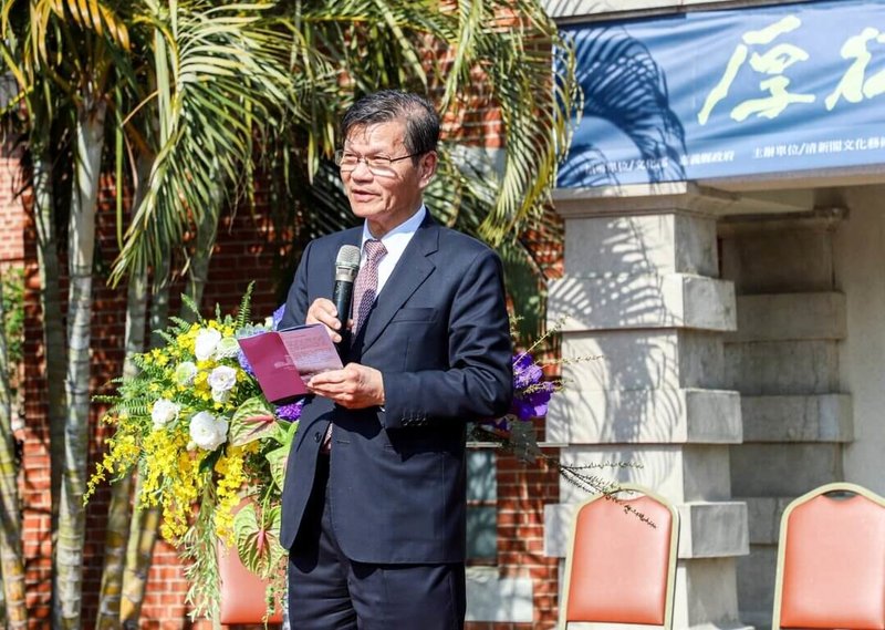 嘉義清新閣文化藝術基金會28日在義竹鄉舉辦首屆厚德獎頒獎典禮,基金會董事長翁啟惠(圖)出席表示,盼藉活動樹立楷模,讓善循環化作社會最溫暖的力量。(嘉義縣政府提供)中央社記者黃國芳傳真 113年12月28日