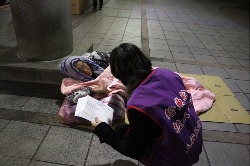 人安基金會為讓寒士溫暖過年，募集年禮及應急紅包，今年捐款卻不如預期，募捐僅達4成，盼各界雪中送炭。（人安基金會提供）中央社記者陳婕翎傳真  113年12月29日