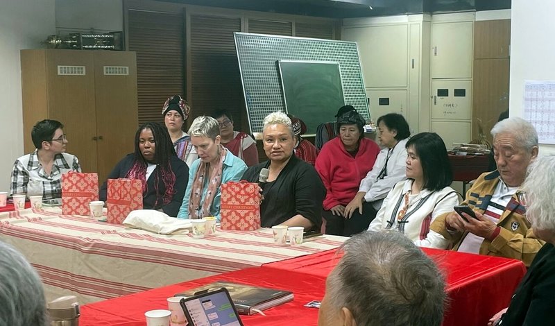 新北市原住民族行政局2日表示,瑞典、英國、荷蘭、德國、奧地利等博物館訪團,民國113年12月參訪烏來泰雅民族博物館,分享國際博物館運作經驗。烏來泰雅民族博物館計畫今年前往歐洲參訪交流。(新北原民局提供)中央社記者黃旭昇新北傳真 114年1月2日