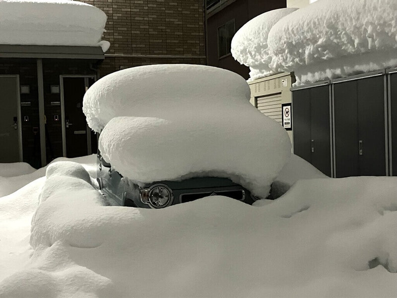 日本青森大雪成災 弘前市積雪114公分破觀測紀錄