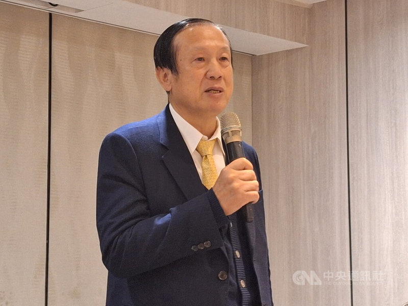 鄉林集團董事長賴正鎰9日表示，建築成本持續上漲，今年多數開發商都會保守經營，預估蛋白區房價將有10至15%降幅，「因漲不上去」，蛋黃區則不會跌價。中央社記者何秀玲攝  114年1月9日