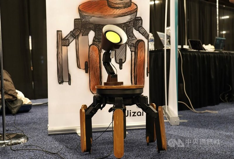 日本機器人公司Jizai設計的Mi-Mo宛如如皮克斯（Pixar）作品，為展場中少見的六足機器人。中央社記者張欣瑜拉斯維加斯攝  114年1月10日