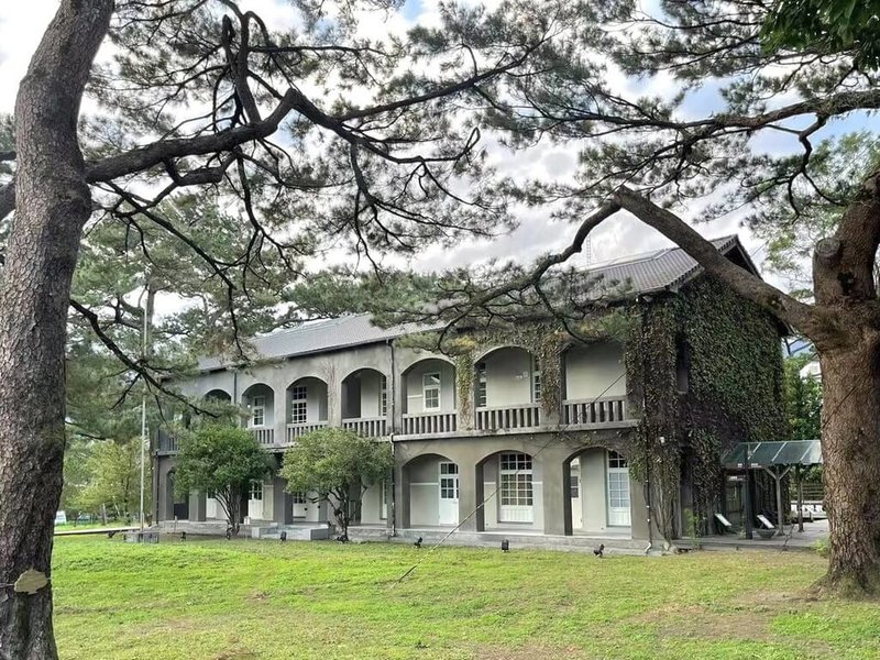 逾80年歷史建築花蓮松園別館，受0403地震跟颱風影響，園區老松樹及設施受損而休園整修，10日起重新開放。（松園別館管理團隊提供）中央社記者張祈傳真  114年1月11日