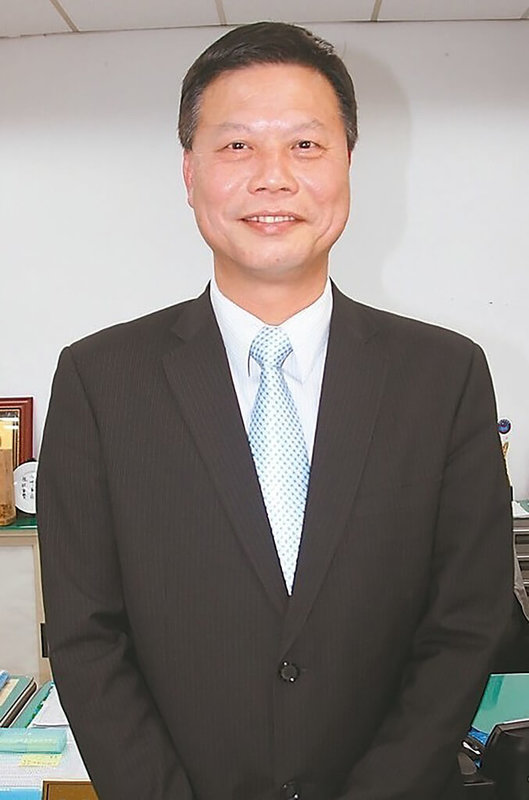 彰化縣員林市長游振雄病逝，因市長任期已過半，彰化縣政府13日表示，指派民政處前處長賴致富（圖）代理員林市長職務。（彰化縣政府提供）中央社記者鄭維真傳真 114年1月13日