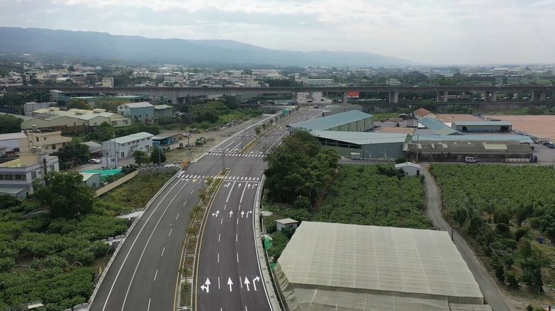 「東彰道路計畫」分為北、中、南延段3段，起點於花壇鄉彰化東外環路與東彰北路一段路口，終點於二水鄉東彰南路一段與民生路口，繼中段與南延段通車後，北段部分路段18日也舉行通車典禮，預計24日過年前東彰道路主線可全線通車。（彰化縣政府提供）中央社記者鄭維真傳真  114年1月18日