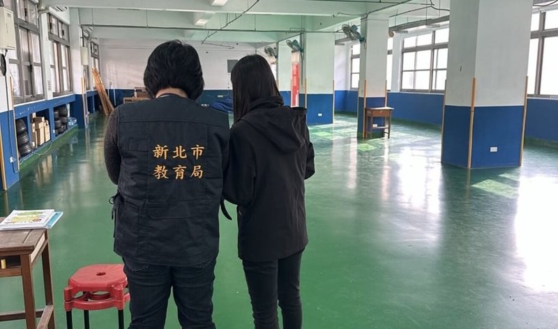 新北市某公立附幼遭家長投訴，疑似對遲到幼生有不當體罰行為，只要孩子遲到就會被處罰撐體。教育局20日派員前往稽查，若認定不當管教屬實將嚴懲。（教育局提供）中央社記者王鴻國傳真  114年1月20日