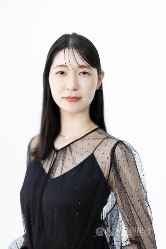 作家高瀨隼子(圖)繼2022年以作品「願能嚐到美味料理」榮獲第167屆芥川賞後,2024年又以作品「好孩子的哈欠」獲頒日本文化廳藝術選獎新人賞。(皇冠文化提供、フルフォード海攝影)中央社記者葉冠吟傳真 114年1月22日