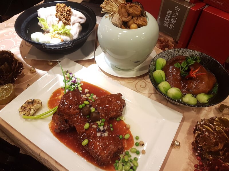 圖為飯店冷凍年菜。（中央社檔案照片）