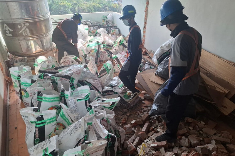 近日連續多起地震造成台南市楠西區等地出現災情，台南市政府加速災後復原，市長黃偉哲28日表示，感謝各界團結一致，所有災後復原工作已超前進度完成。（台南市政府提供）中央社記者楊思瑞台南傳真 114年1月28日