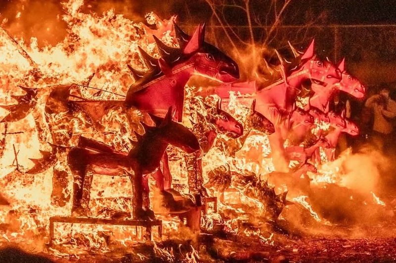 嘉義縣鹿草鄉圓山宮元宵節將舉辦放火馬祭儀（火馬祭），用稻草紮成馬的形狀放火燃燒，讓神之火馬載走瘟疫，得到蒼天大降吉祥、賜福平安。（嚴珮瑜提供）中央社記者蔡智明傳真  114年2月5日