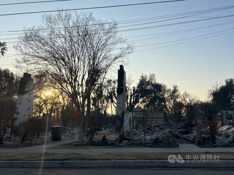 美國國家氣象局預報，洛杉磯將從12日起面臨今年最大降雨，圖為野火受災區域。中央社記者林宏翰洛杉磯攝  114年2月12日